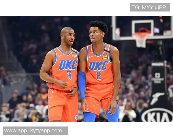 保罗求职未果引热议苏群分析NBA冠军争夺战形势复杂难以预测