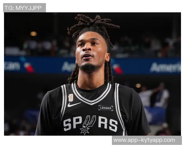 卡斯尔称福克斯持球稳定军心是球队西部第二的重要因素之一